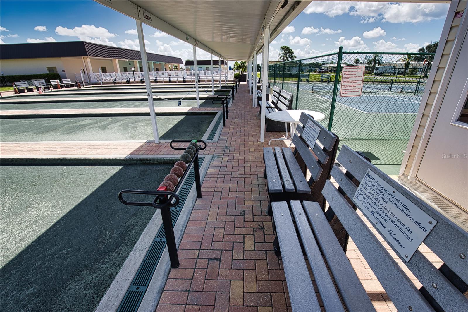 Image 64 of 100 For 400 Vivar  