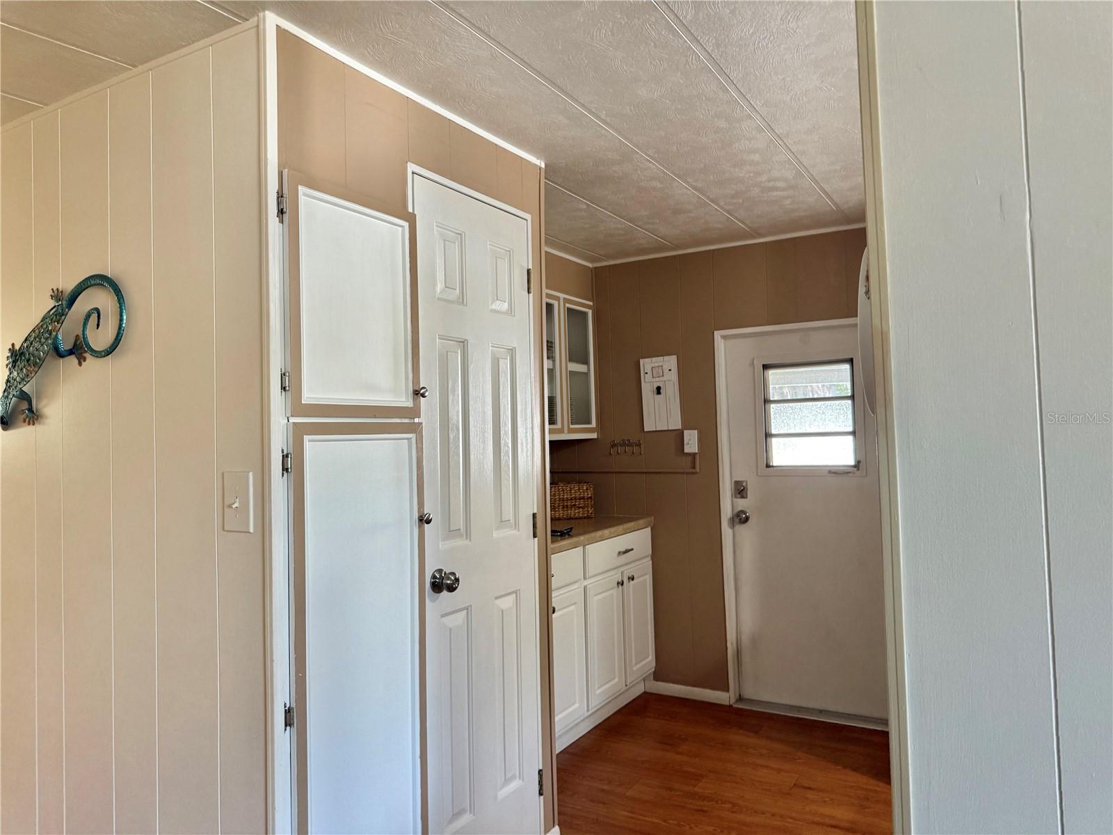 Image 7 of 31 For 7391 Harlow Street