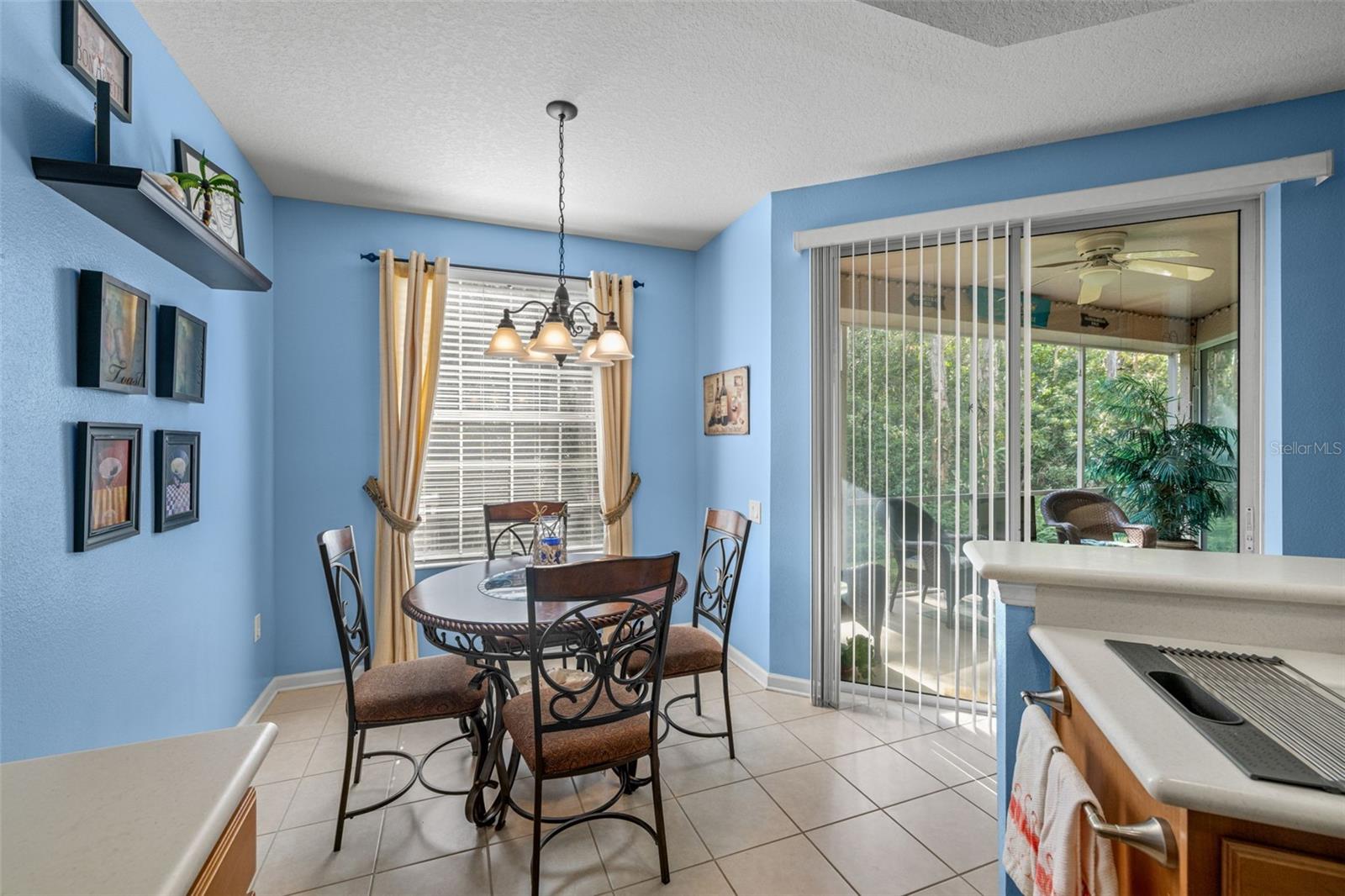 Image 15 of 30 For 810 Lantern Way