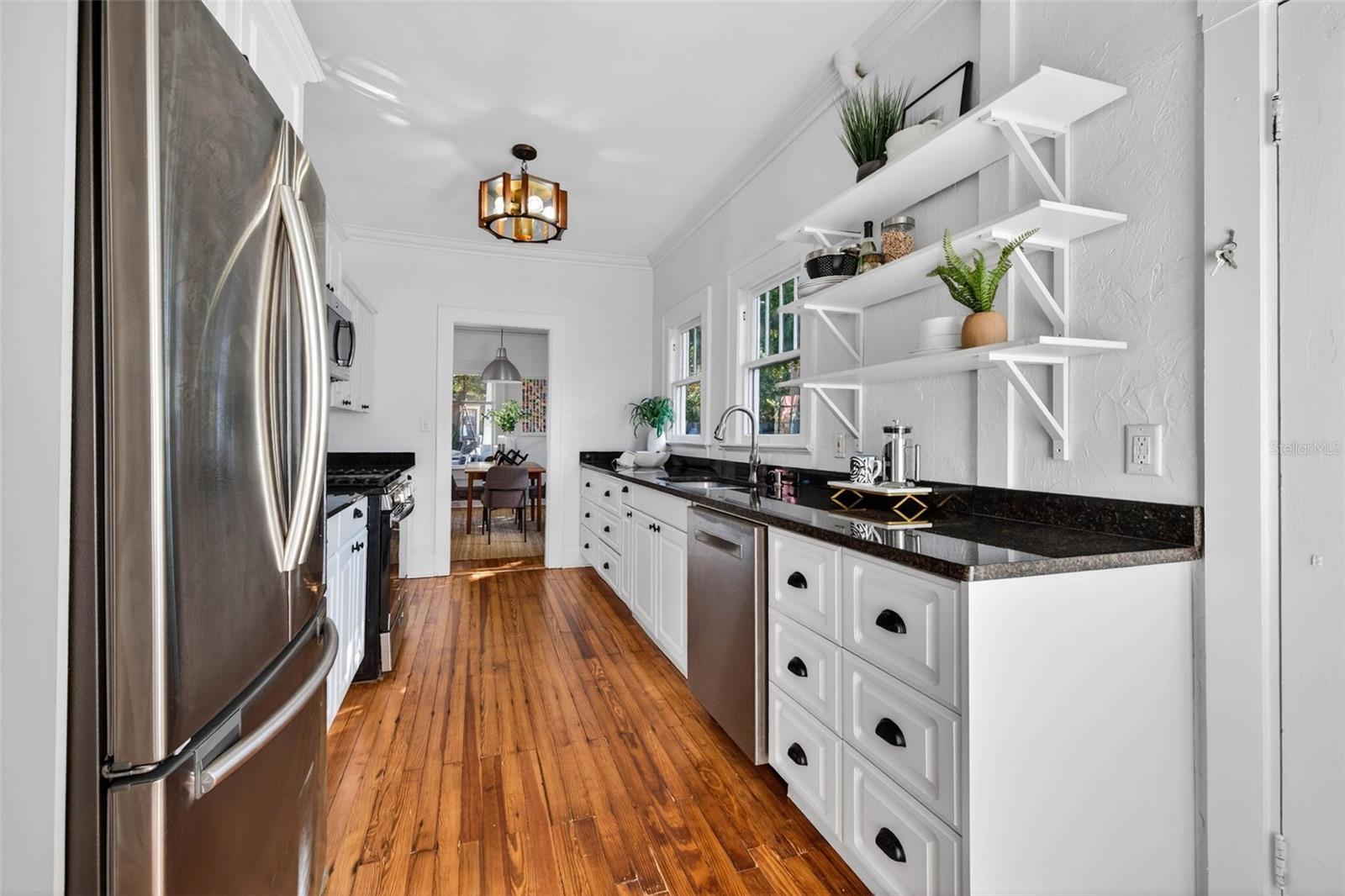 Image 12 of 38 For 736 6th Street N