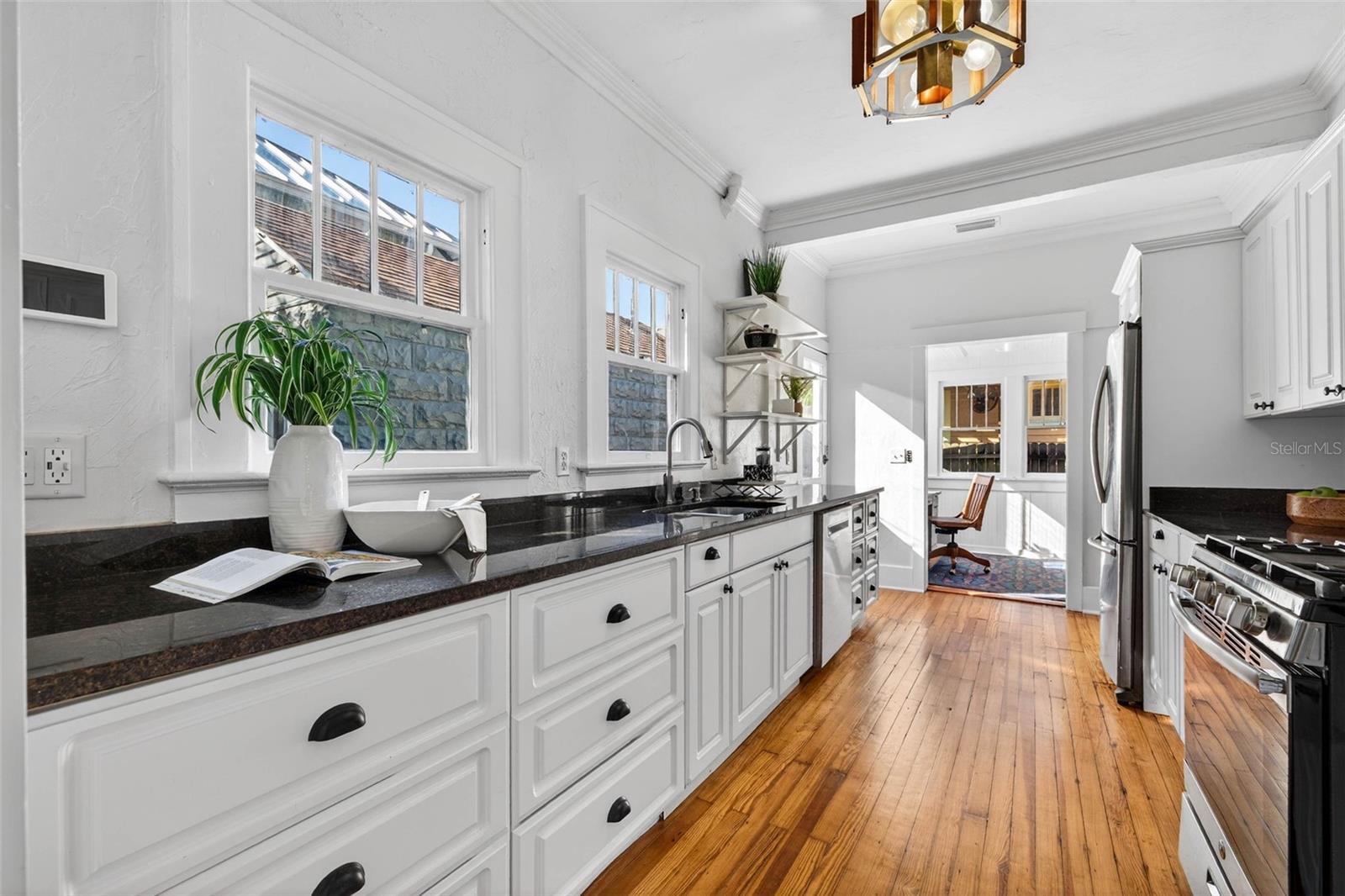 Image 13 of 38 For 736 6th Street N