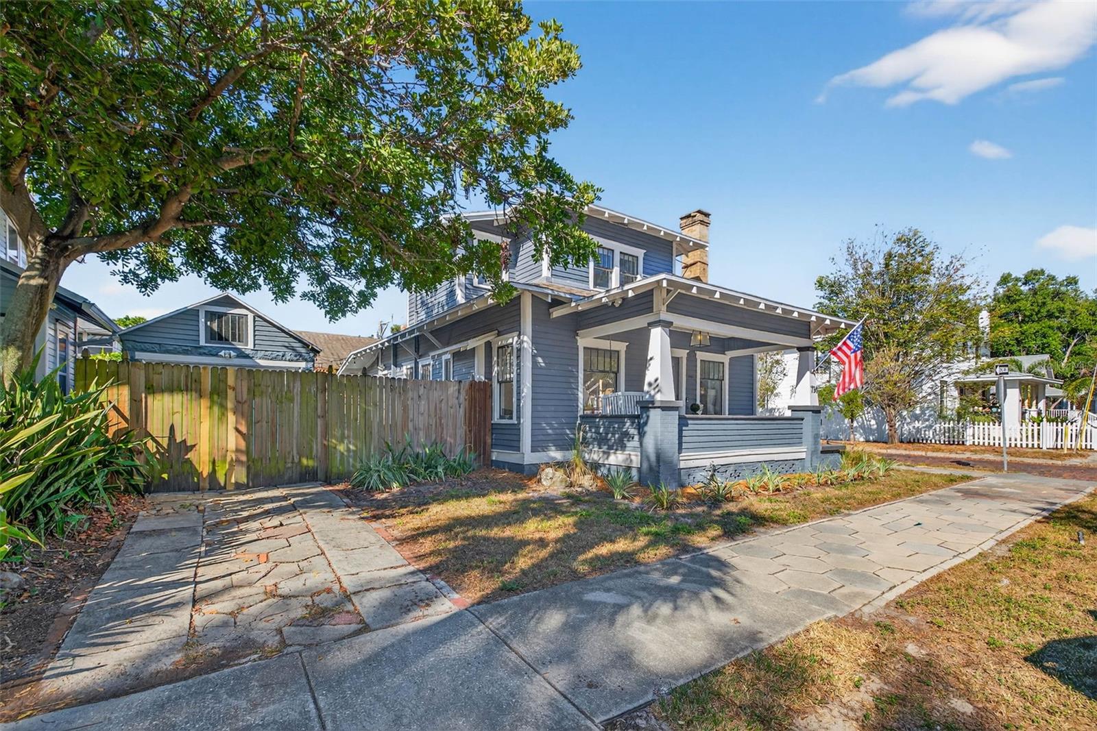 Image 3 of 38 For 736 6th Street N