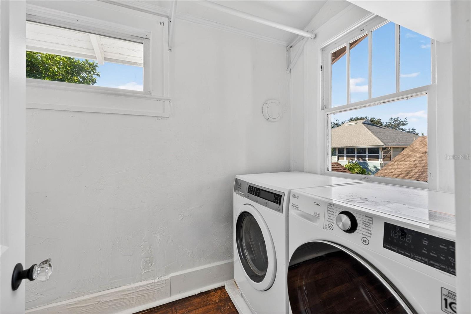 Image 32 of 38 For 736 6th Street N