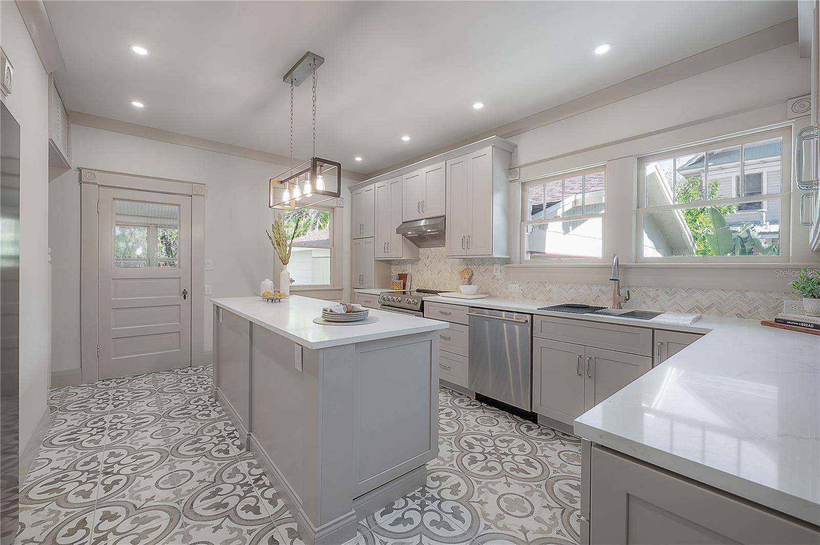 Image 24 of 67 For 316 Clifton Street