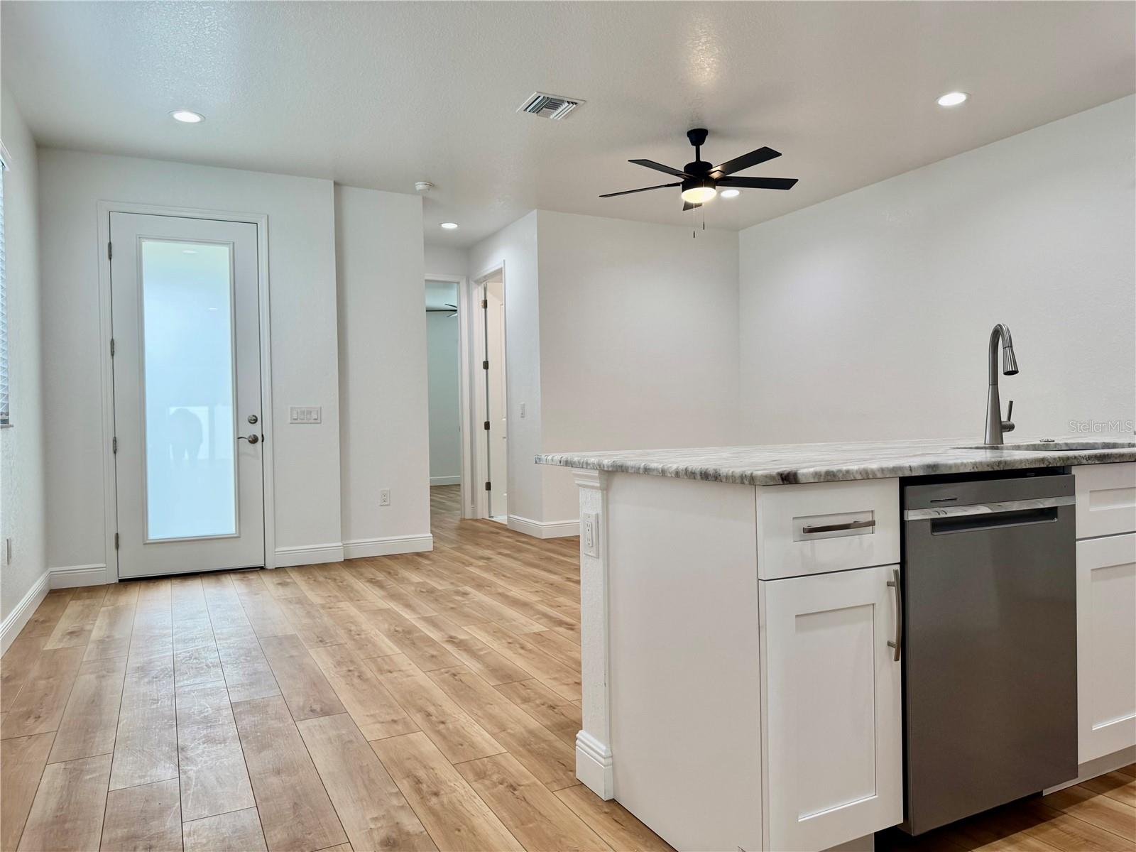 Image 18 of 27 For 704 13th Avenue Nw