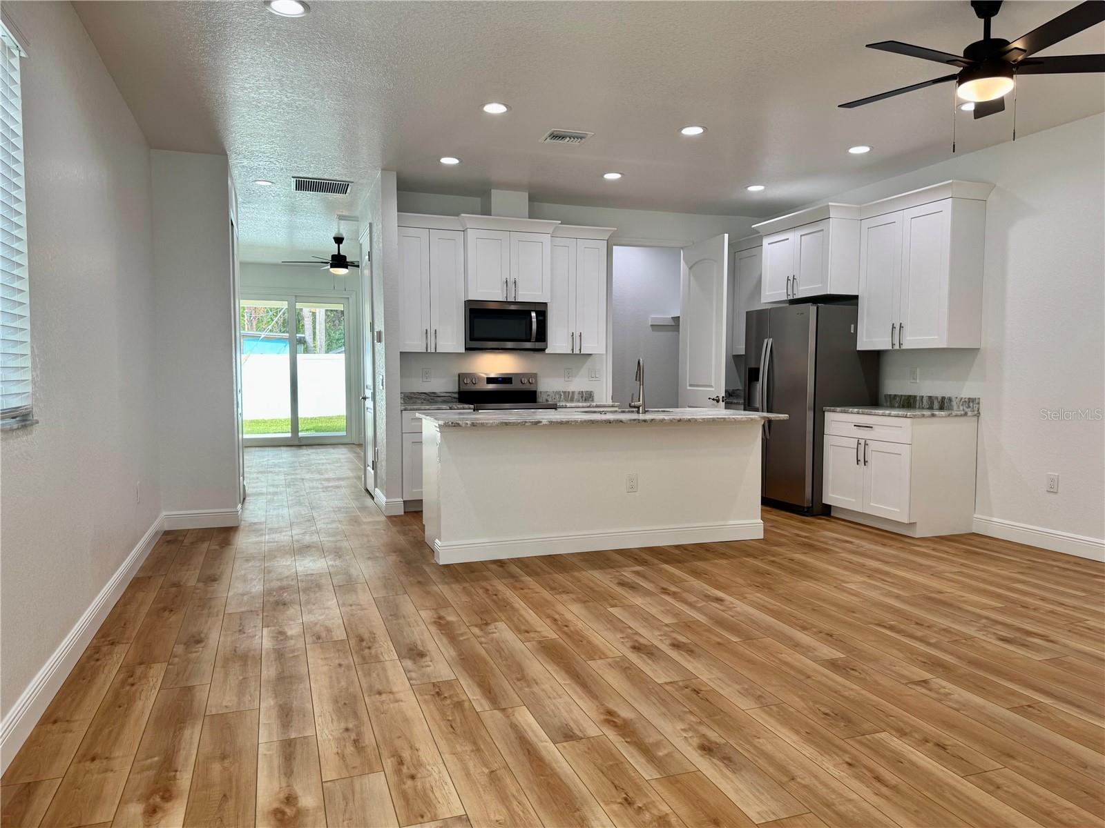 Image 3 of 27 For 704 13th Avenue Nw