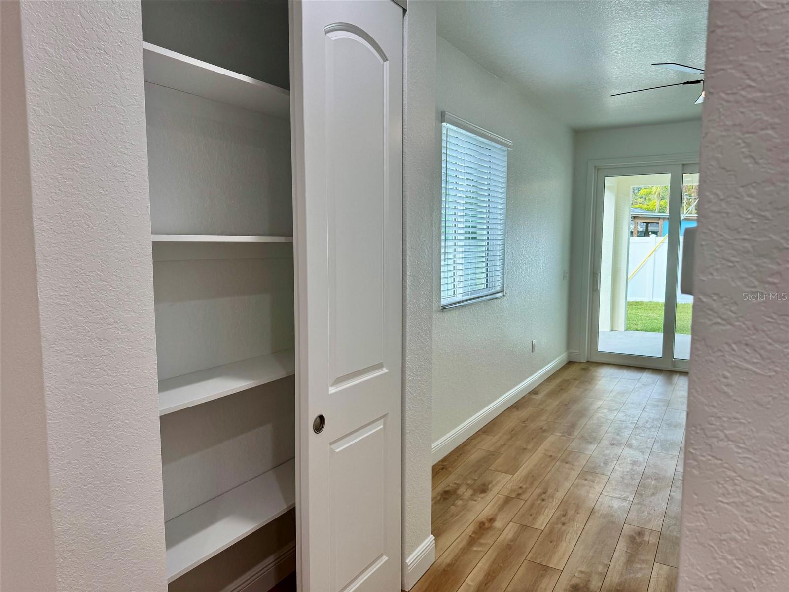 Image 9 of 27 For 704 13th Avenue Nw