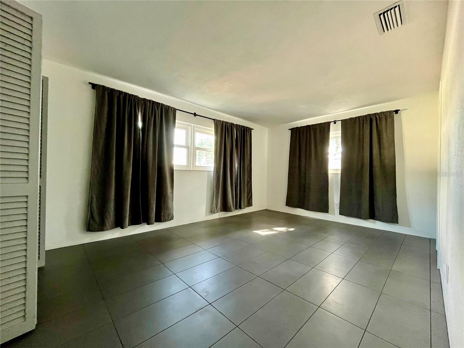 Image 19 of 37 For 1945 68th Avenue S