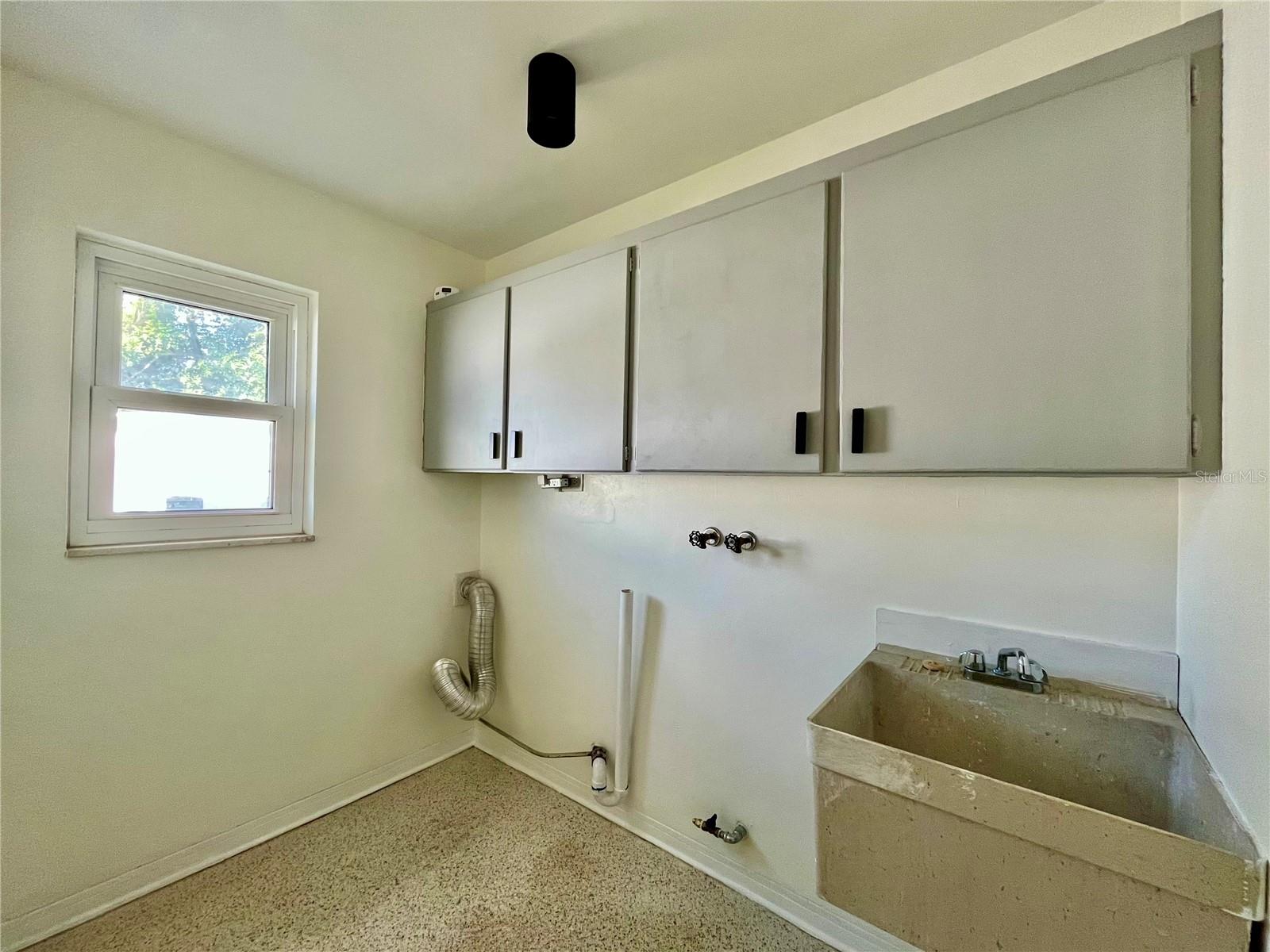 Image 32 of 37 For 1945 68th Avenue S