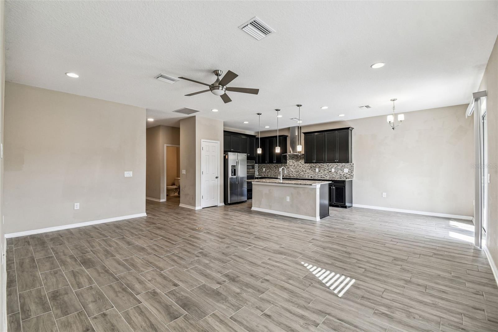 Image 24 of 71 For 18196 Porfirio Place