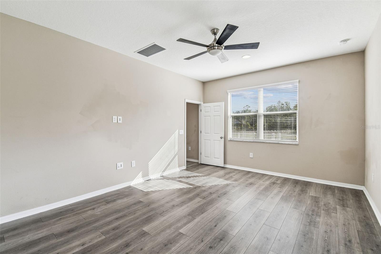 Image 40 of 71 For 18196 Porfirio Place