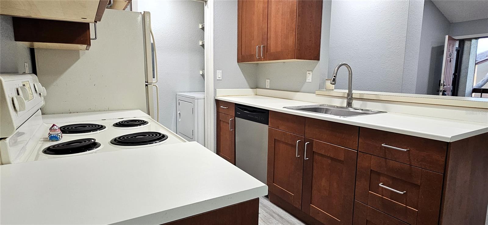 Image 10 of 22 For 10263 Gandy Boulevard N 2014