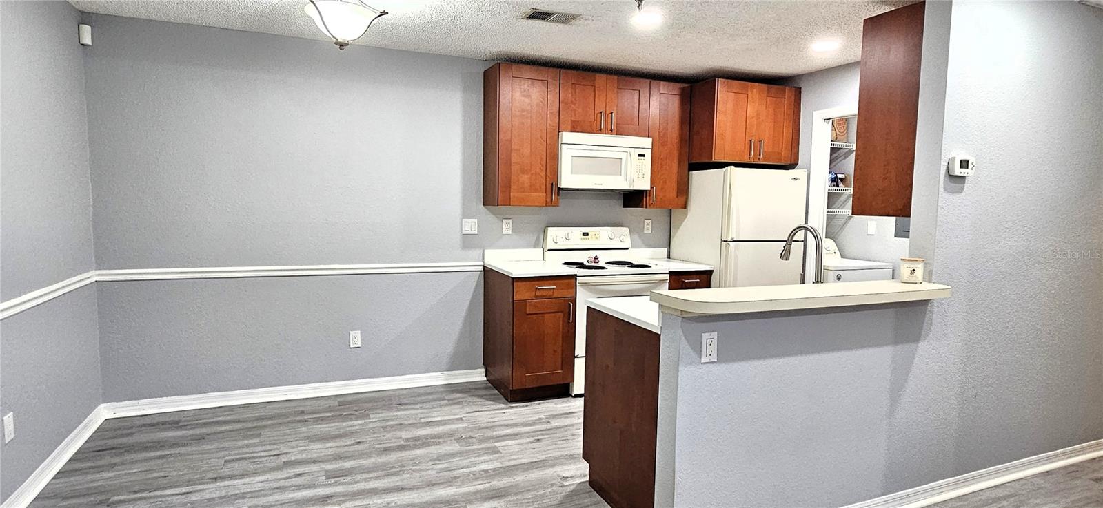 Image 8 of 22 For 10263 Gandy Boulevard N 2014