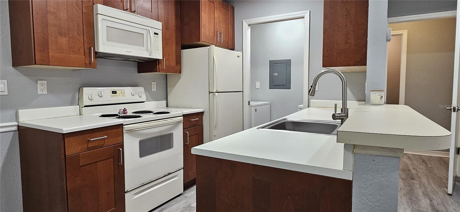 Image 9 of 22 For 10263 Gandy Boulevard N 2014