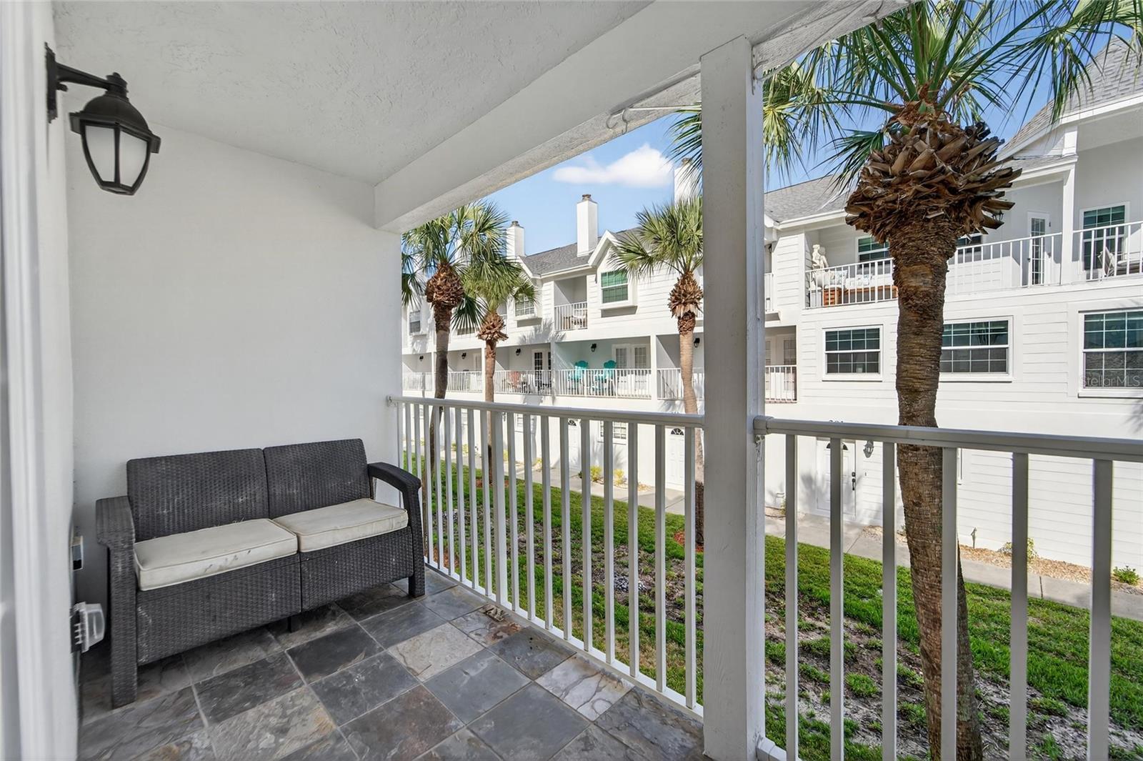 Image 20 of 81 For 17960 Gulf Boulevard 104