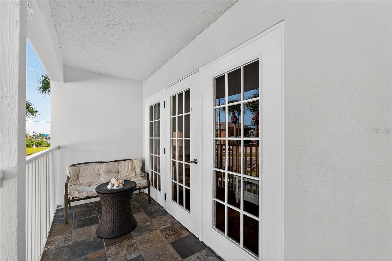 Image 22 of 81 For 17960 Gulf Boulevard 104