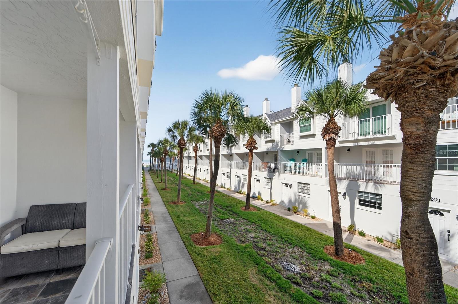 Image 23 of 81 For 17960 Gulf Boulevard 104