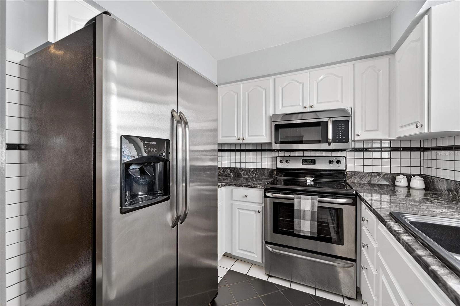 Image 32 of 81 For 17960 Gulf Boulevard 104