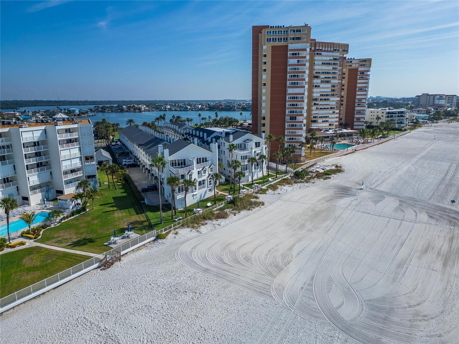 Image 4 of 81 For 17960 Gulf Boulevard 104