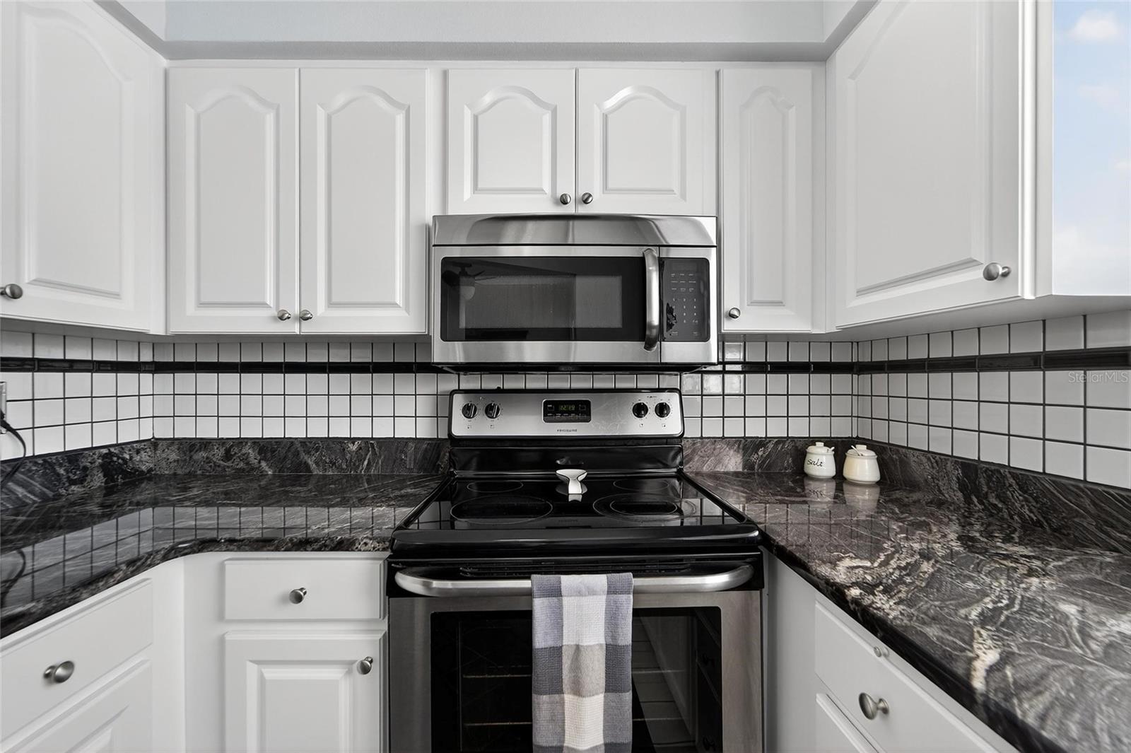 Image 41 of 81 For 17960 Gulf Boulevard 104