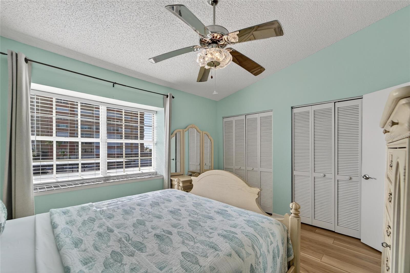 Image 48 of 81 For 17960 Gulf Boulevard 104