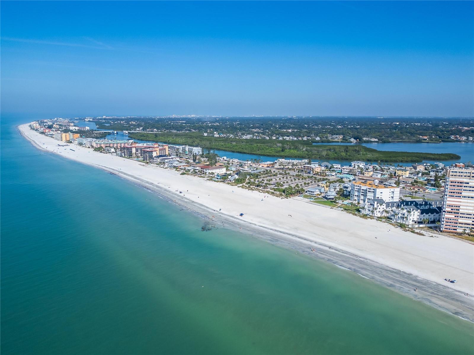 Image 5 of 81 For 17960 Gulf Boulevard 104