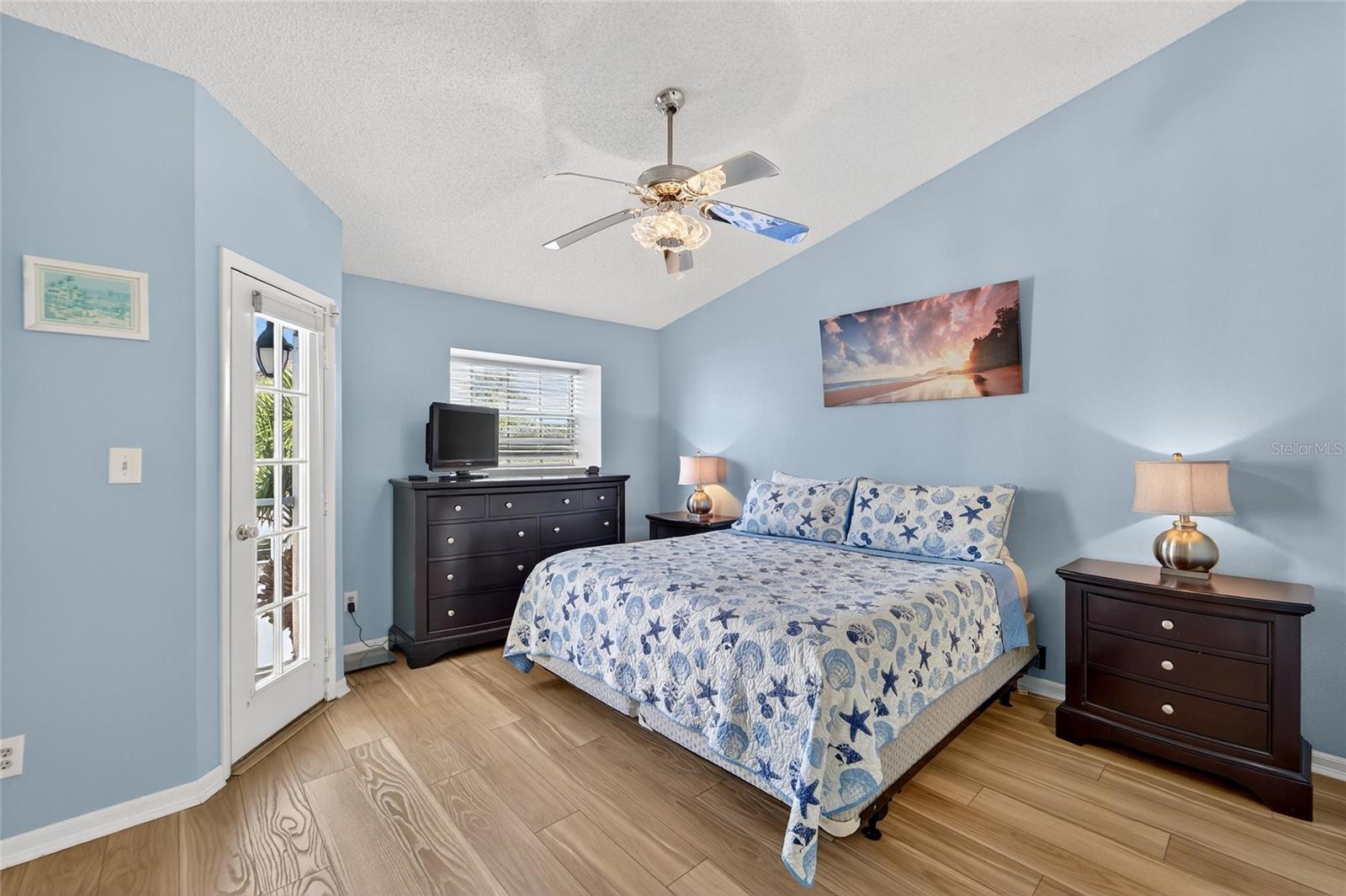 Image 53 of 81 For 17960 Gulf Boulevard 104