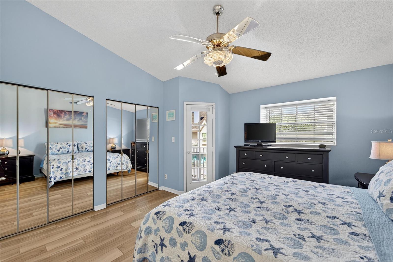 Image 55 of 81 For 17960 Gulf Boulevard 104