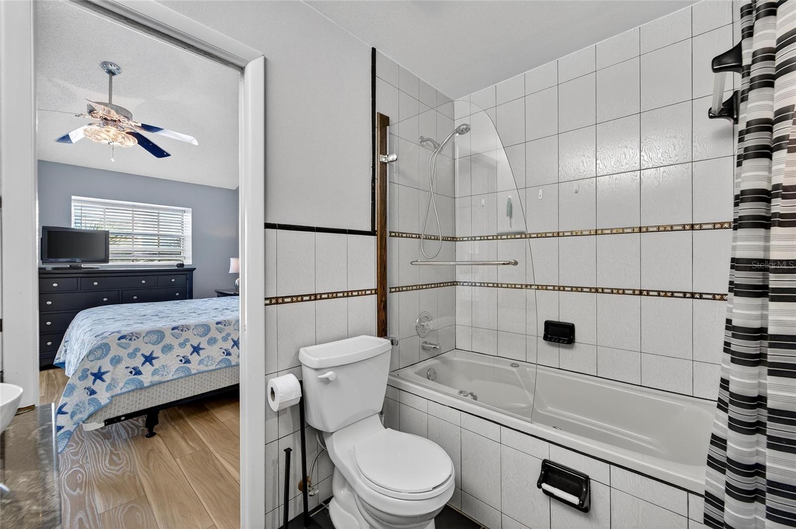 Image 62 of 81 For 17960 Gulf Boulevard 104