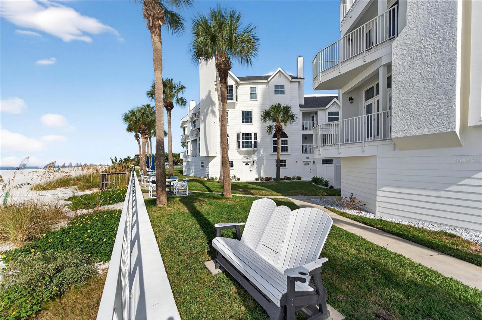 Image 79 of 81 For 17960 Gulf Boulevard 104