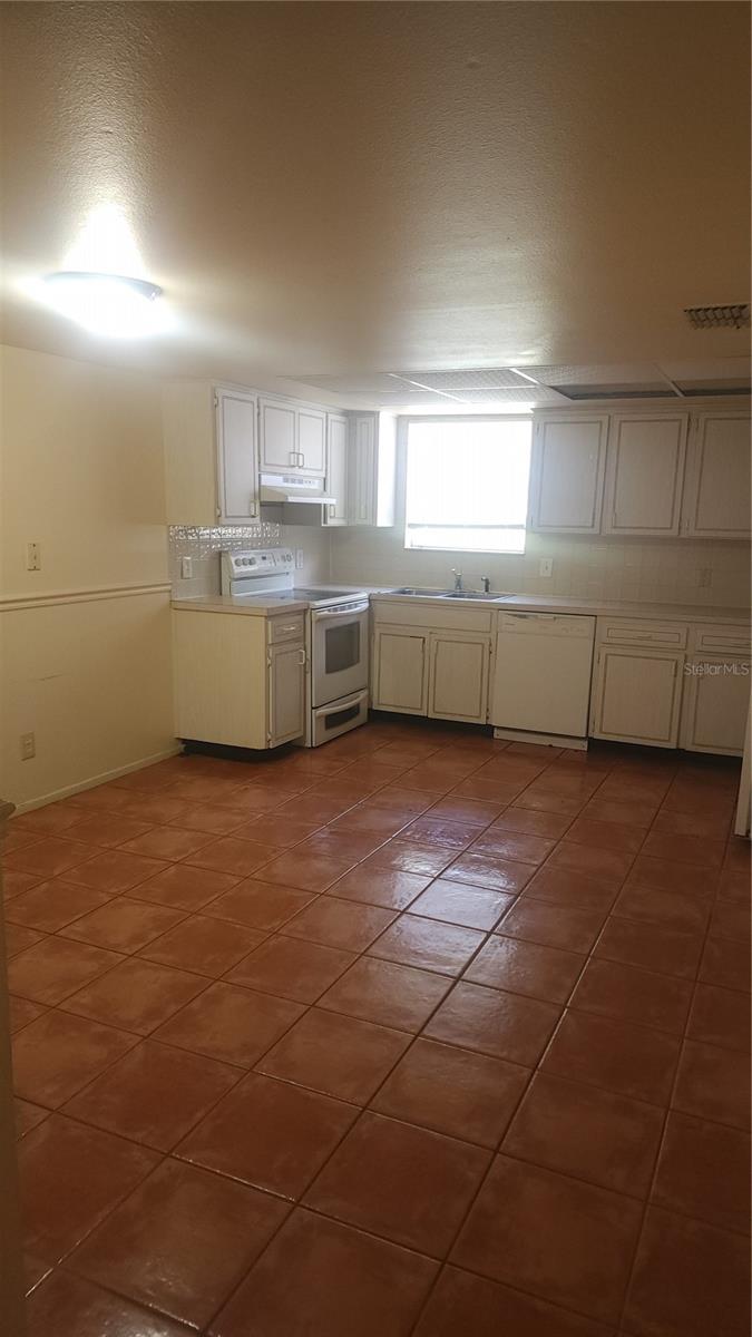 Image 5 of 15 For 14460 Reuter Strasse Circle 718