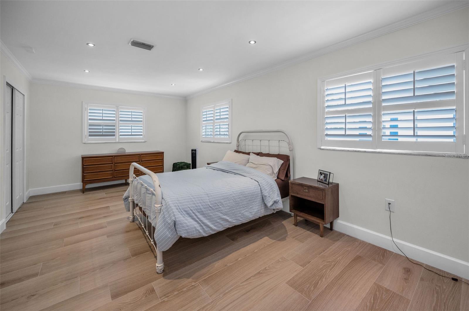 Image 19 of 41 For 7413 Obrien Street