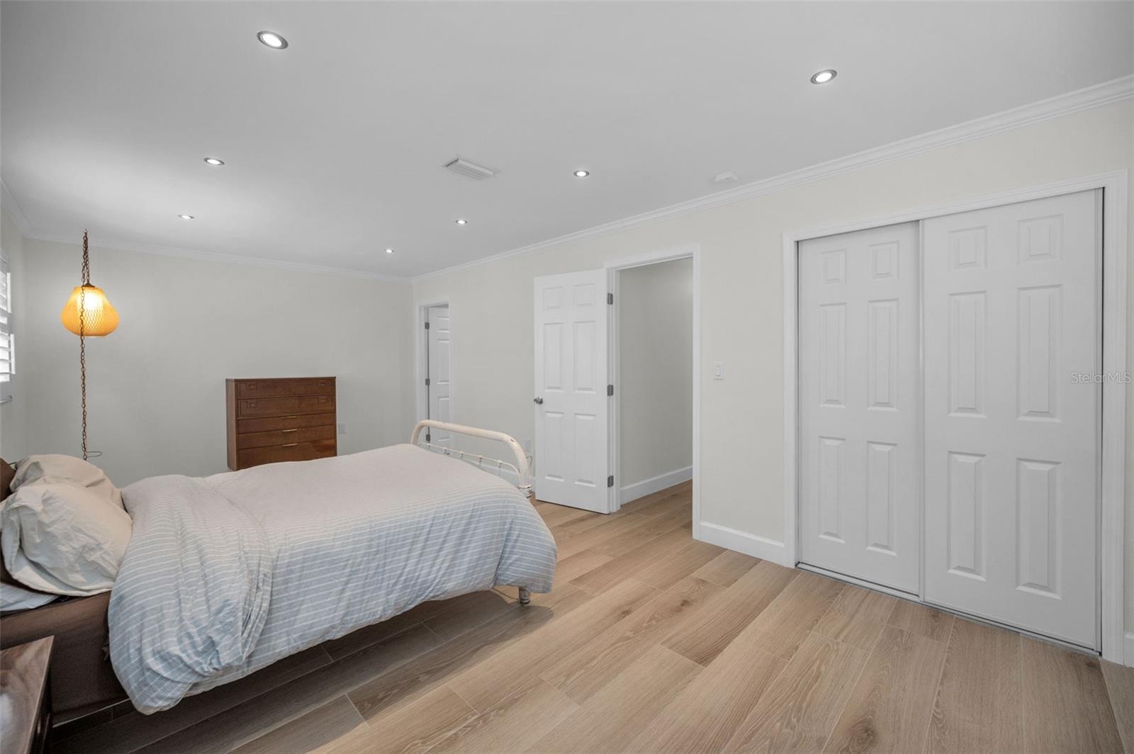 Image 21 of 41 For 7413 Obrien Street