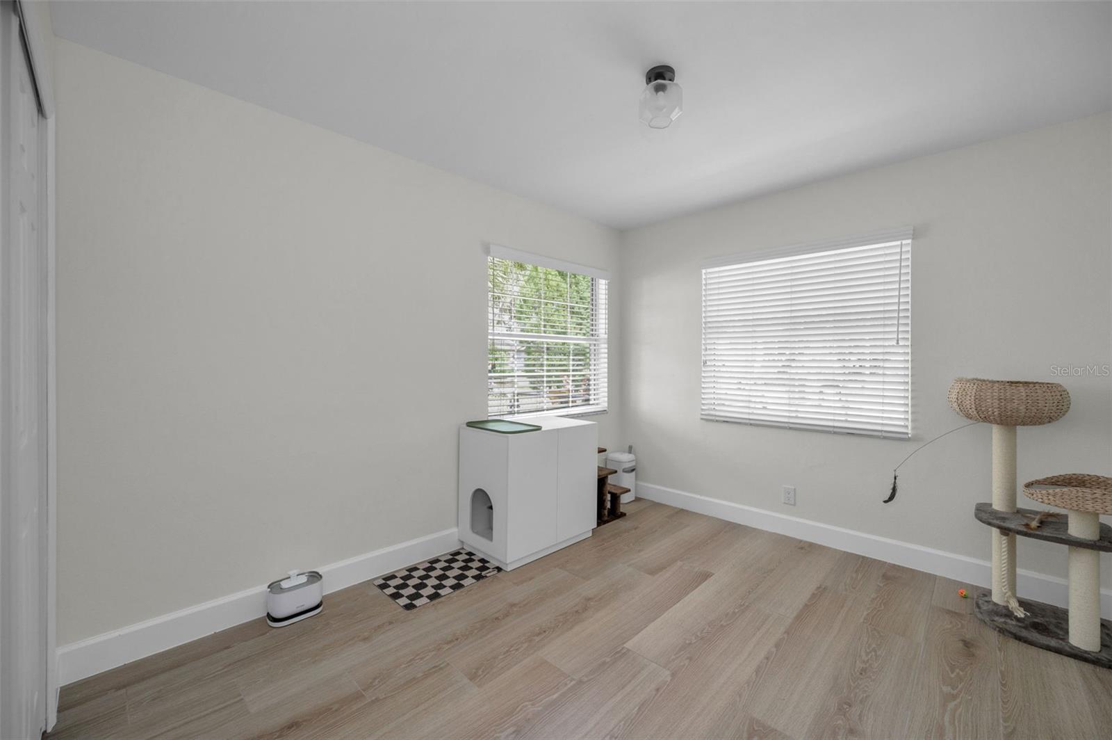 Image 26 of 41 For 7413 Obrien Street