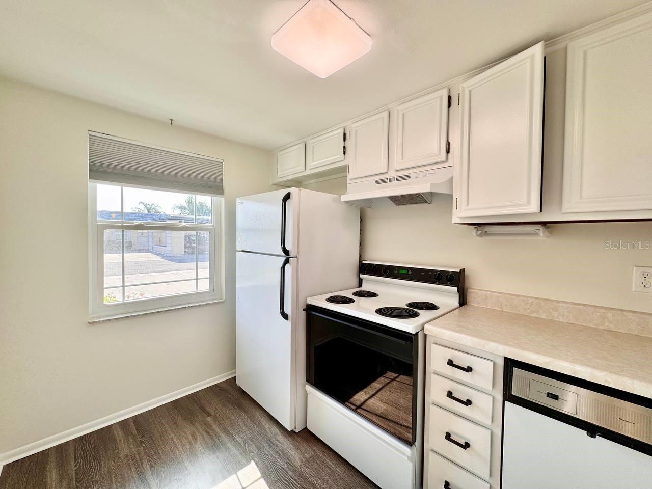 Image 6 of 20 For 3422 Trophy Boulevard