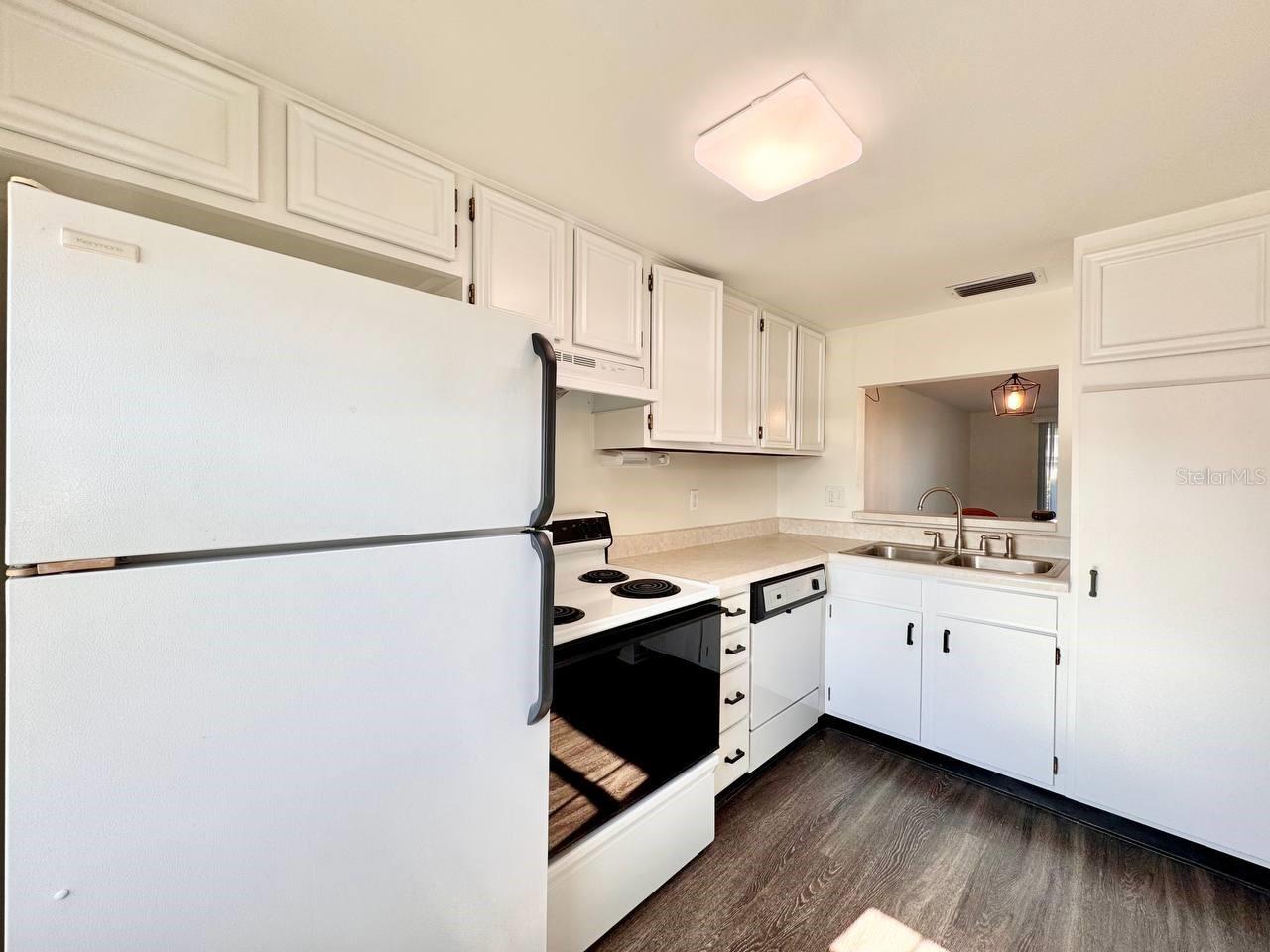 Image 7 of 20 For 3422 Trophy Boulevard