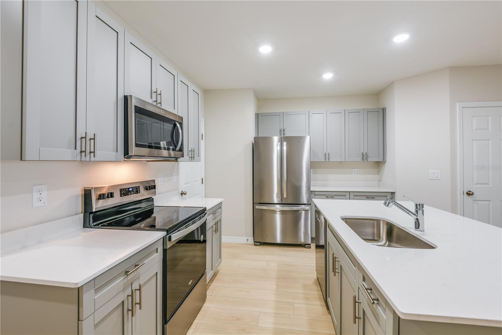 Image 4 of 16 For 4128 Hummock Place