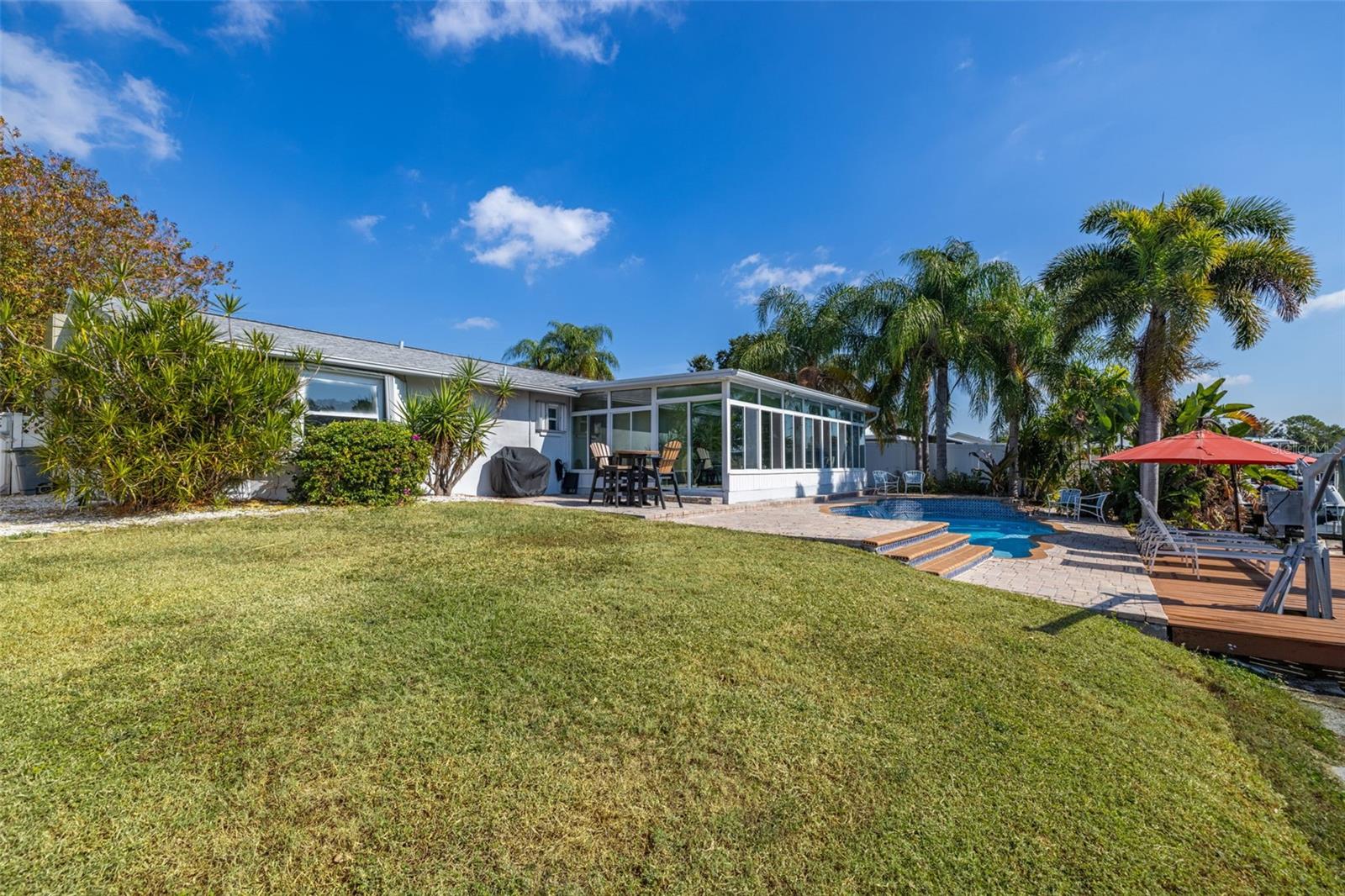 Listing photo id 14 for 8462 Flagstone Drive