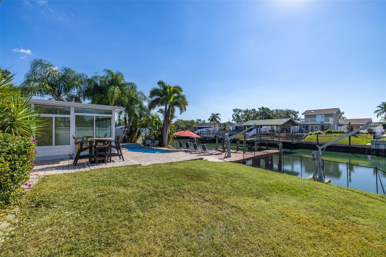 Listing photo id 15 for 8462 Flagstone Drive