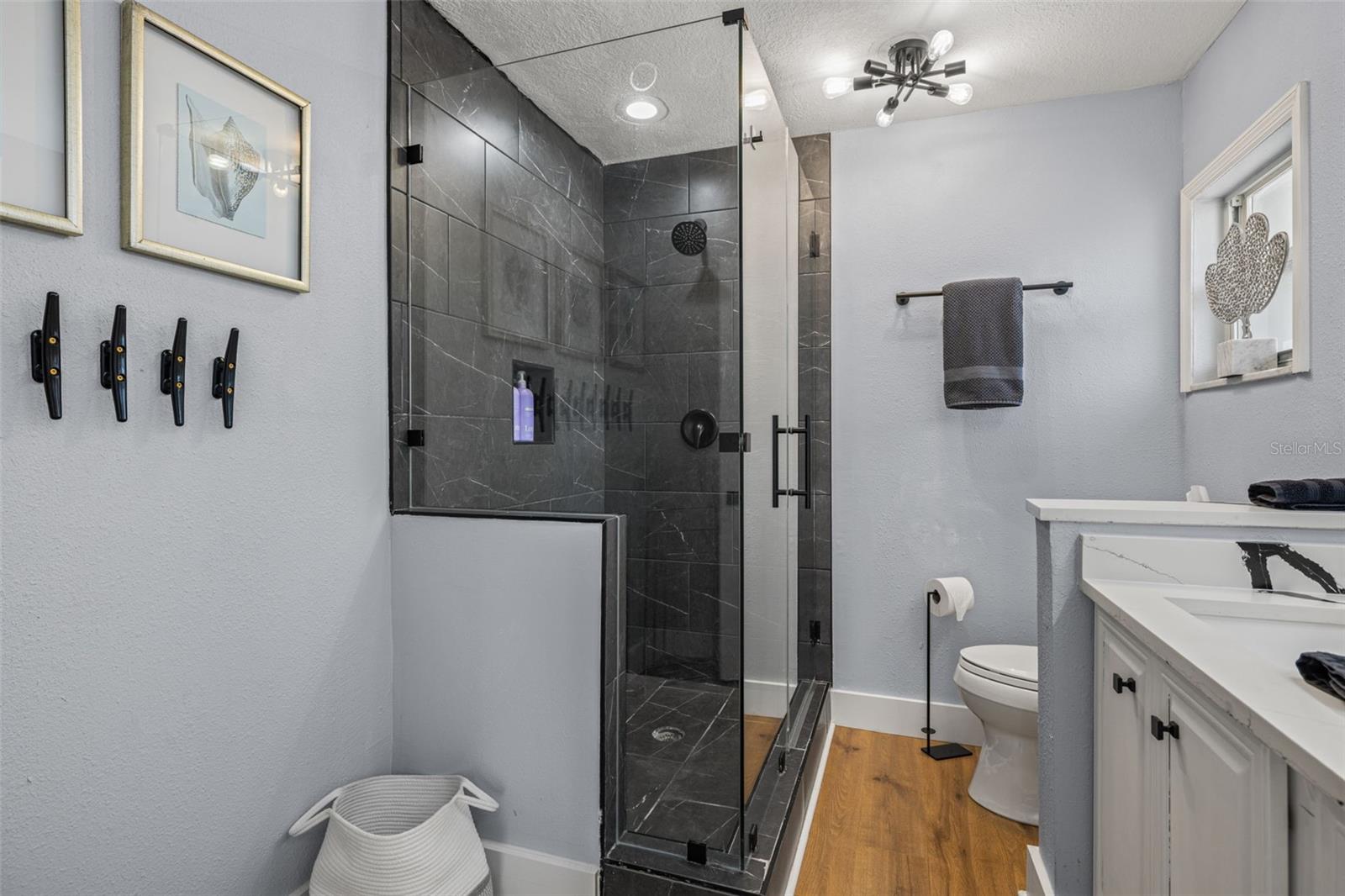 Listing photo id 29 for 8462 Flagstone Drive