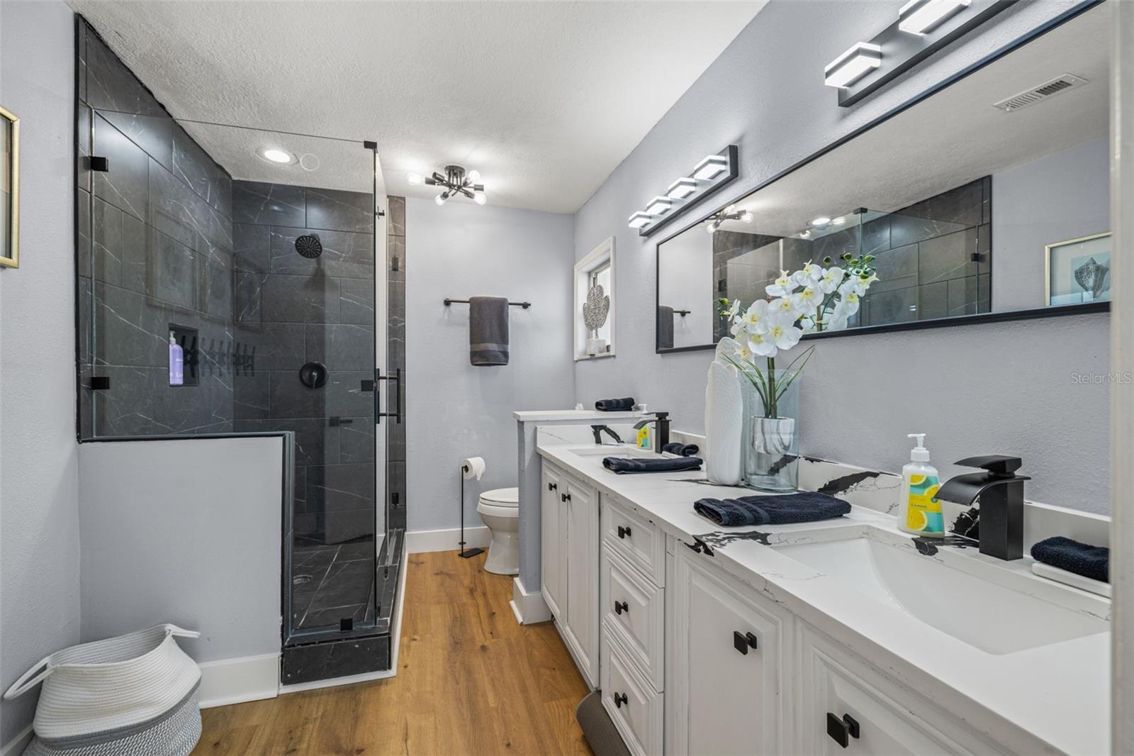 Listing photo id 30 for 8462 Flagstone Drive