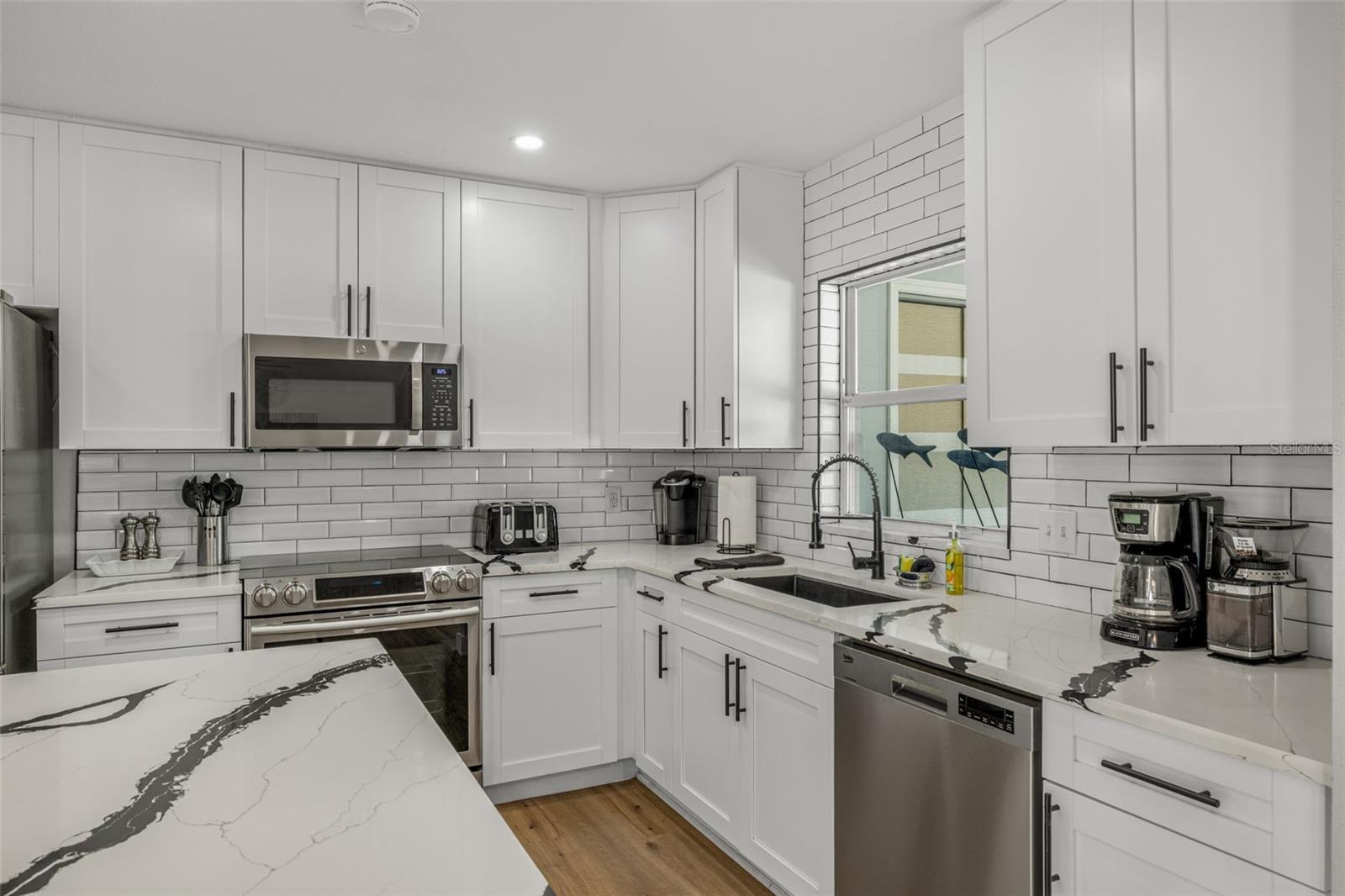 Listing photo id 35 for 8462 Flagstone Drive