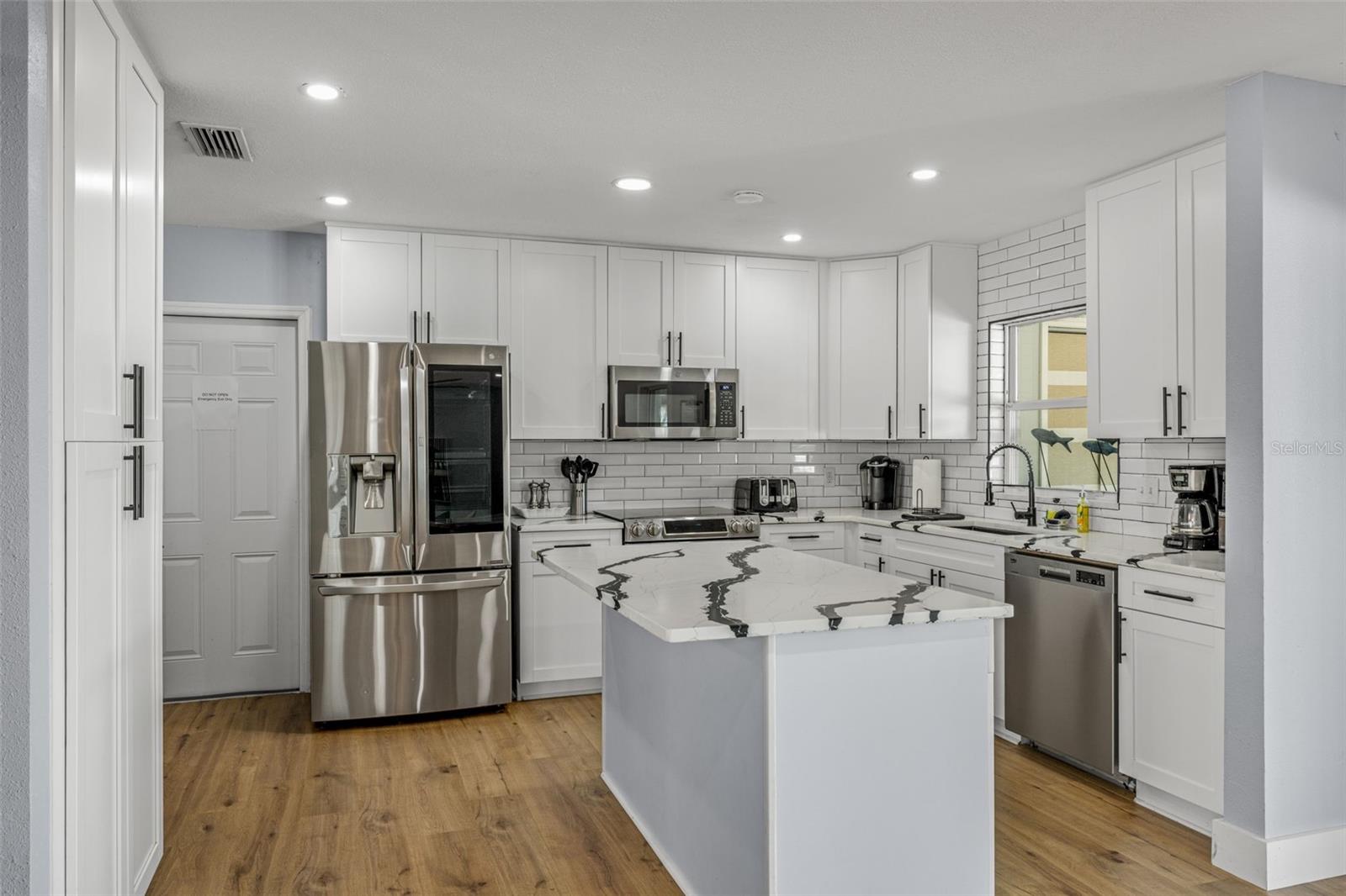 Listing photo id 36 for 8462 Flagstone Drive