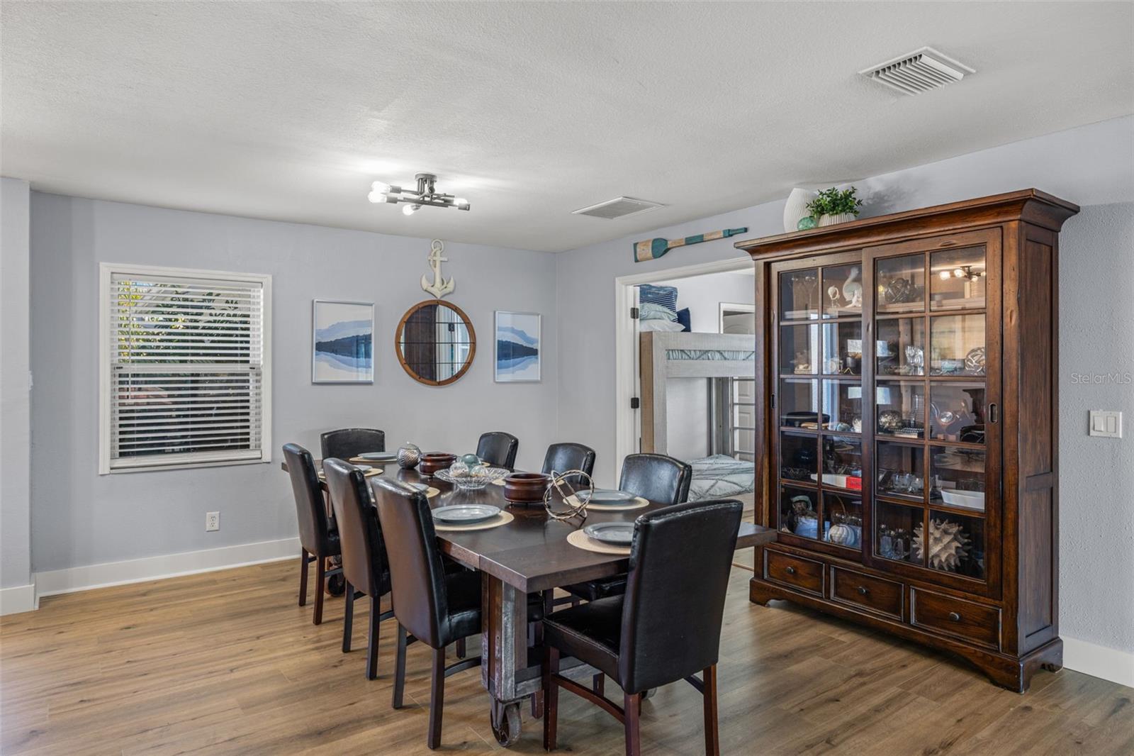 Listing photo id 39 for 8462 Flagstone Drive