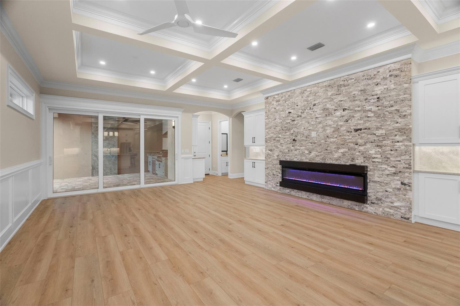 Image 21 of 62 For 324 3rd Avenue N