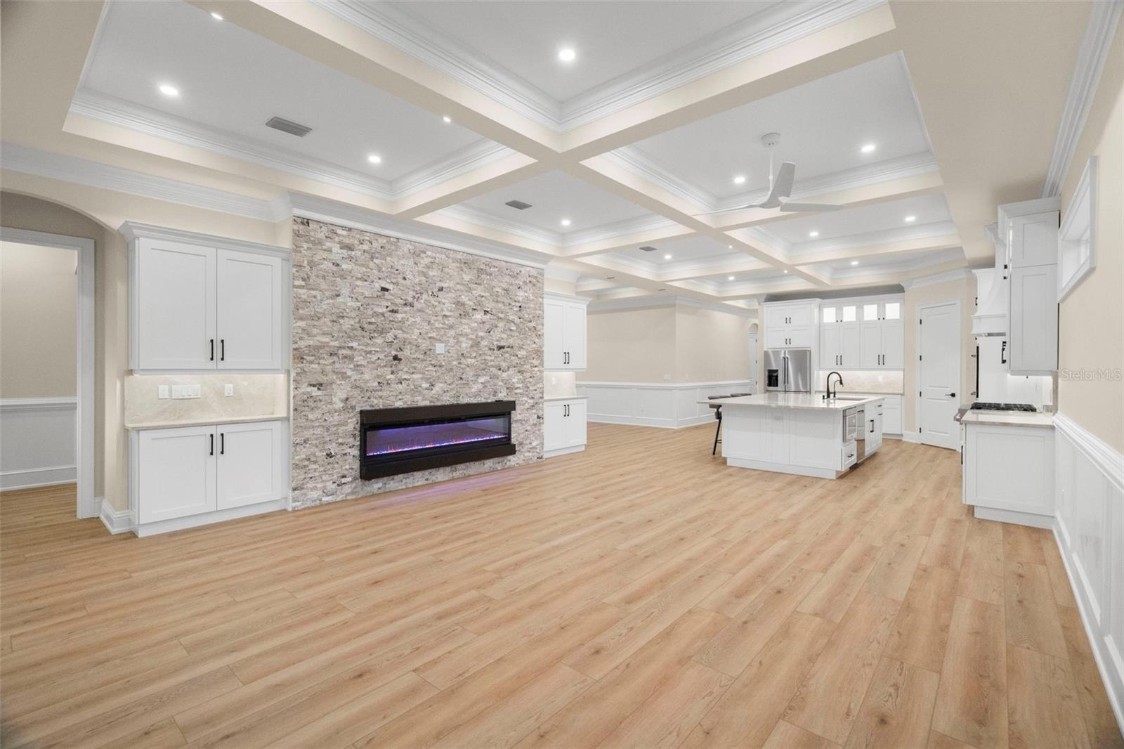 Image 23 of 62 For 324 3rd Avenue N