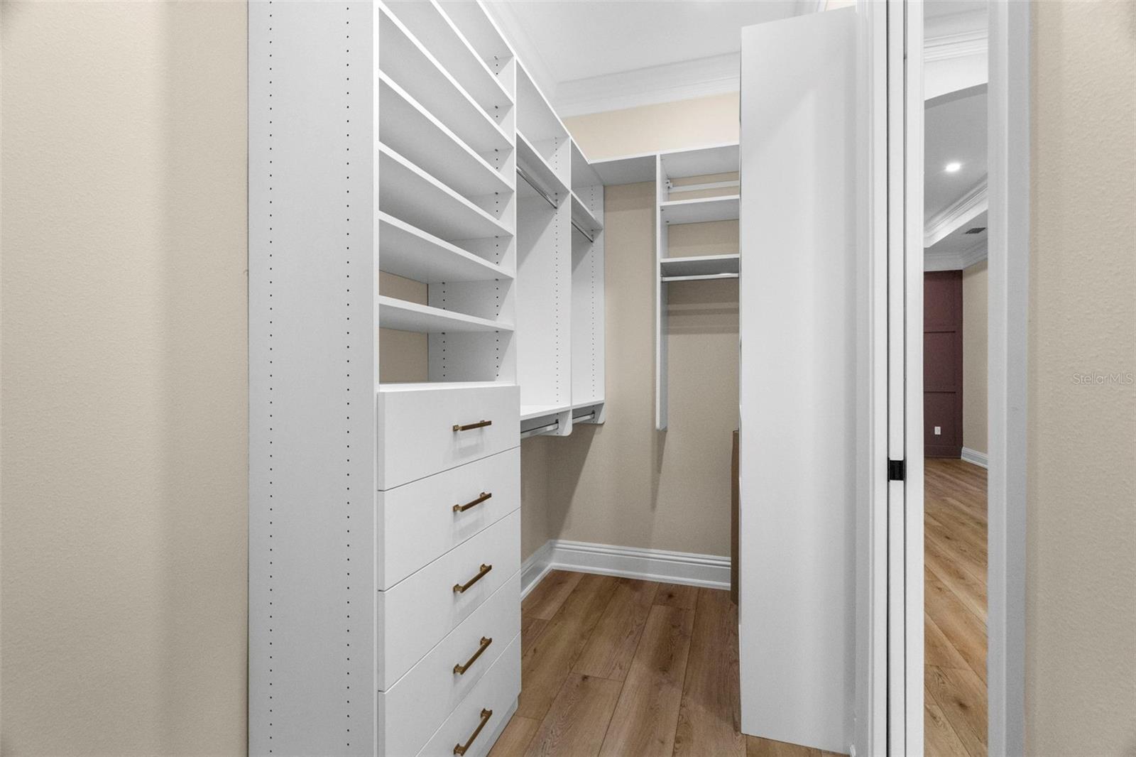 Image 38 of 62 For 324 3rd Avenue N