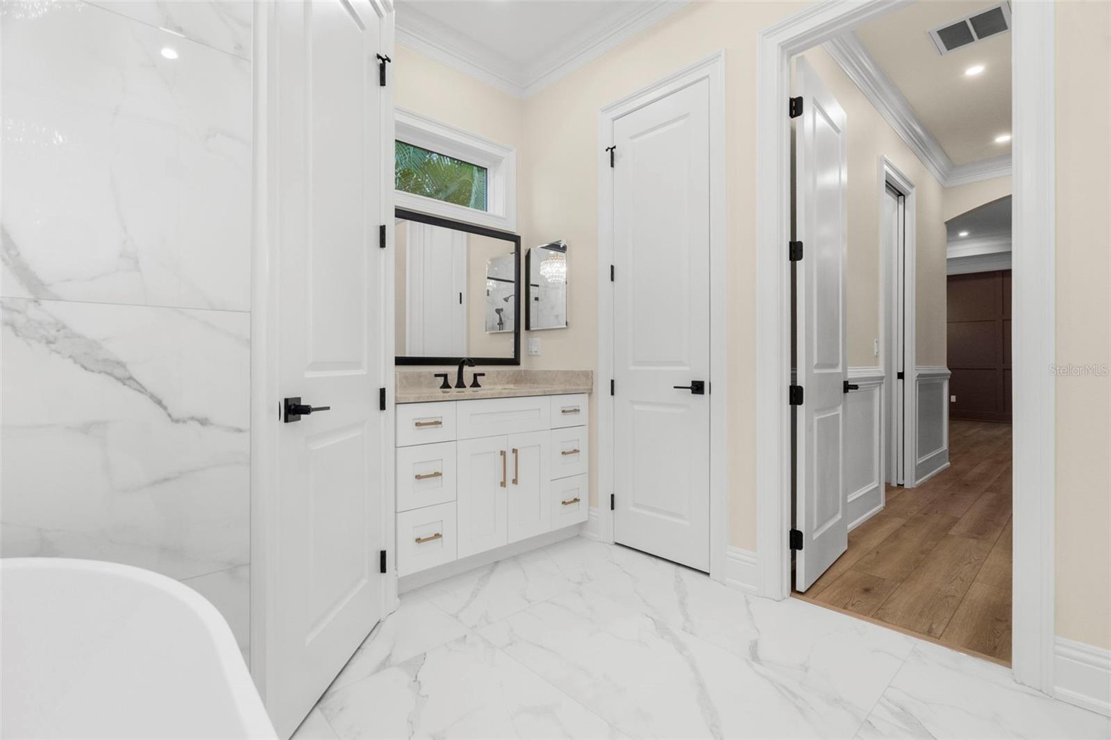 Image 41 of 62 For 324 3rd Avenue N