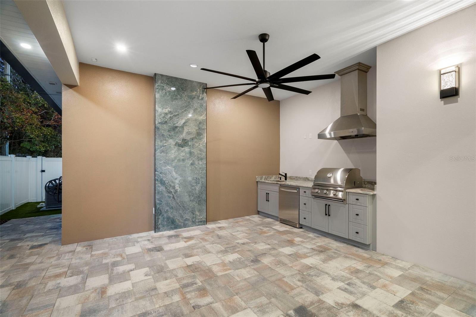 Image 54 of 62 For 324 3rd Avenue N