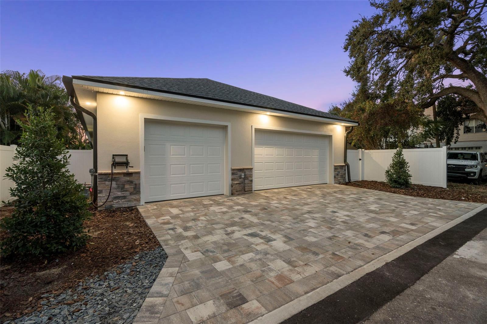 Image 8 of 62 For 324 3rd Avenue N